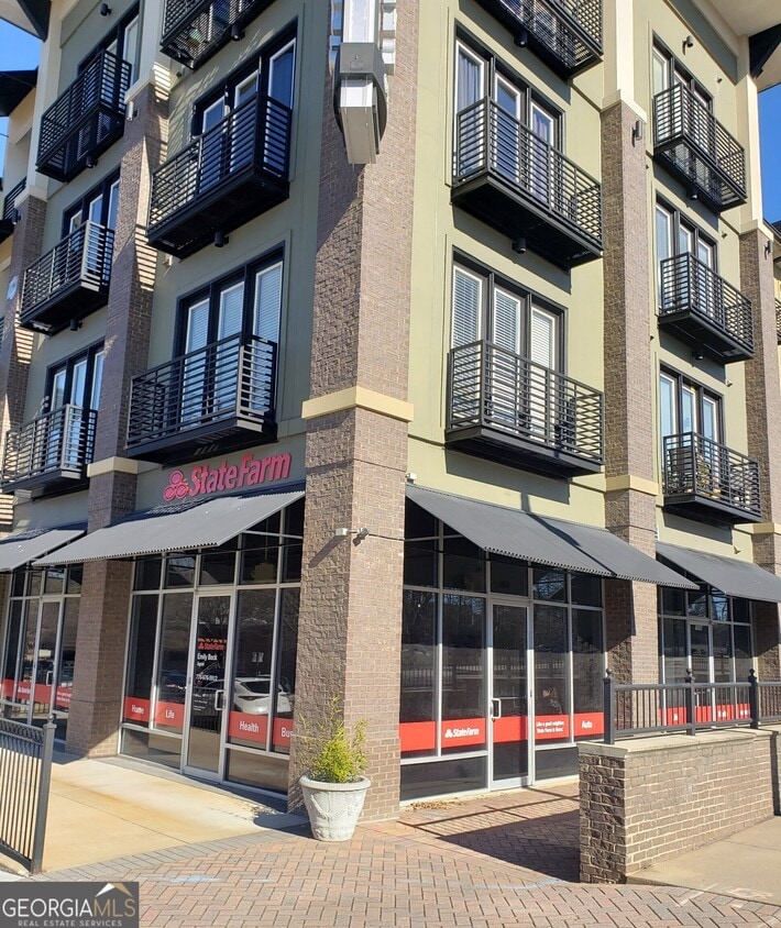Primary Photo - 5300 Peachtree Rd