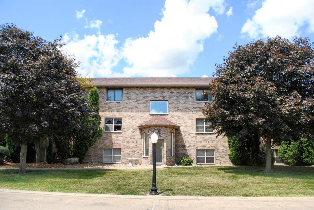 Primary Photo - 2 Kiley Dr