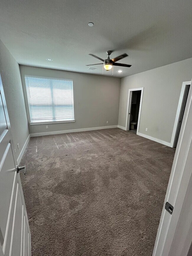 Foto del edificio - Room in Condo on Shea Rd