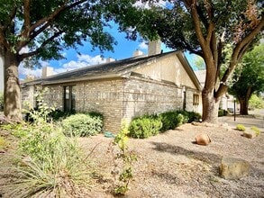 Building Photo - 29 Crossroads Dr