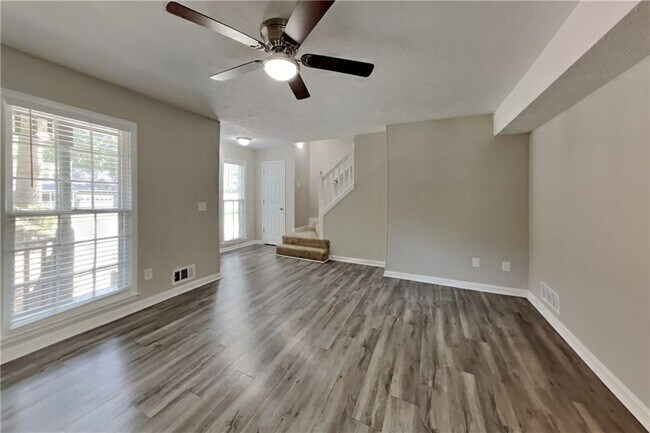 Foto del edificio - 1285 Grayland Hills Dr