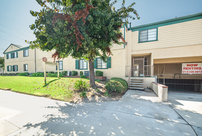 Building Photo - Emerald Court Apartments