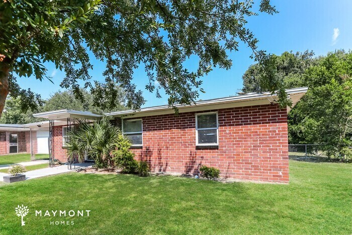 Foto del edificio - 6037 Green Hill Ln