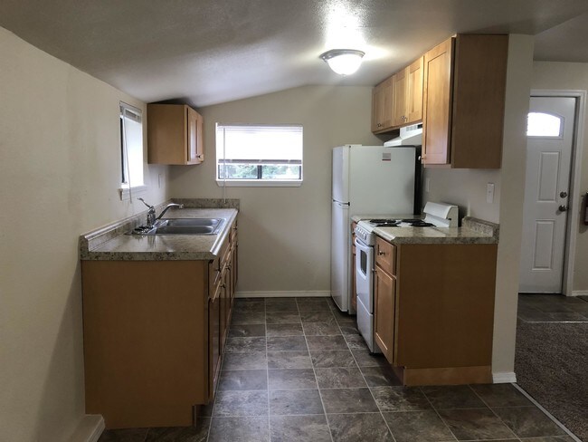 Foto del edificio - 2829 N Oak Harbor Rd