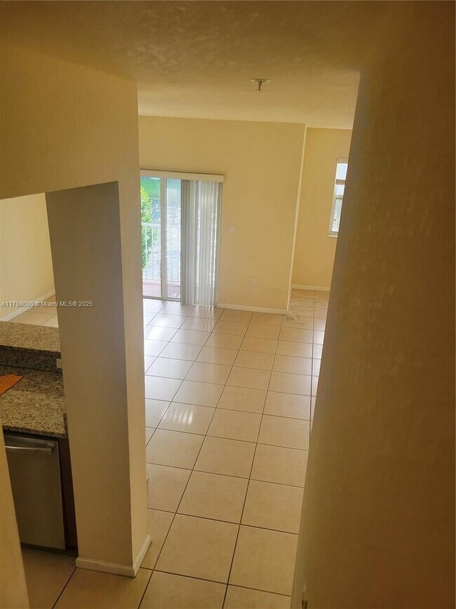Foto del edificio - 8930 NW 97th Ave