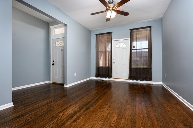 Foto del edificio - 808 N Sacramento Blvd