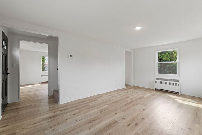 Building Photo - 616 Grandview Ave
