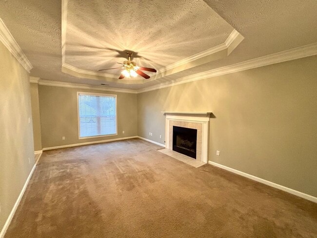 Building Photo - Cozy Living For Cold Days