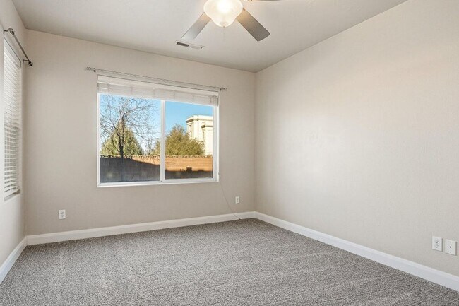 Foto del edificio - 6 Bed 4 Bath with Amazing Views!!!