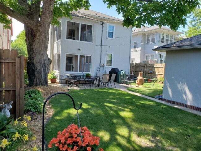 Foto del edificio - 4445 Vincent Ave S