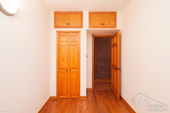 Building Photo - 818 8th Ave