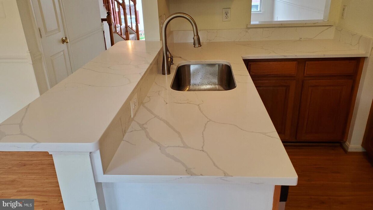 Foto principal - 20244 Brookview Square