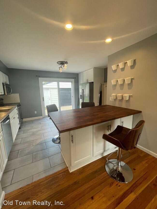 Building Photo - 3 br, 2 bath House - 2372 McKinley