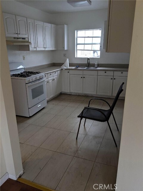 Foto del edificio - 643 E Broadway