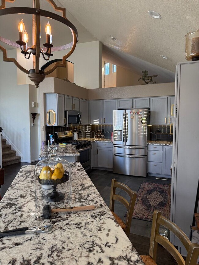 Foto del edificio - Beautiful Furnished 3 Bedroom/2.5 Bathroom Single Family Home with Flexible Lease terms.