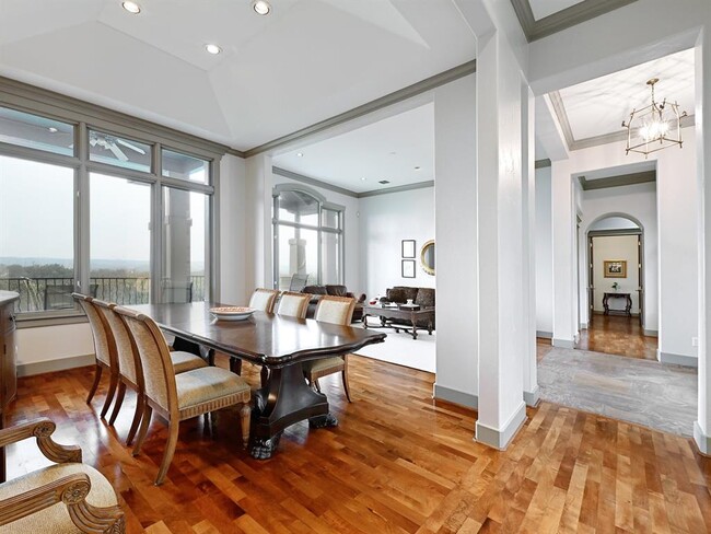 Building Photo - 2300 Barton Creek Blvd