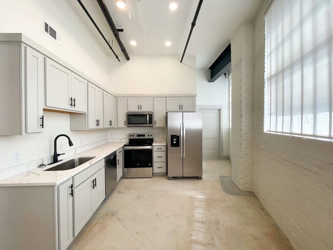 Building Photo - Modern Grocery Loft Apartments