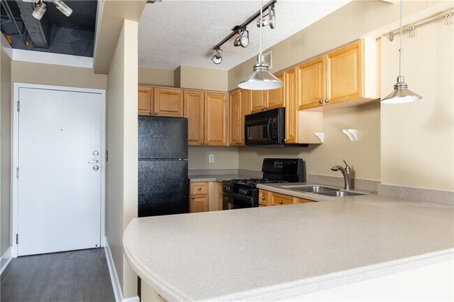 Foto del edificio - 2479 Peachtree Rd NE