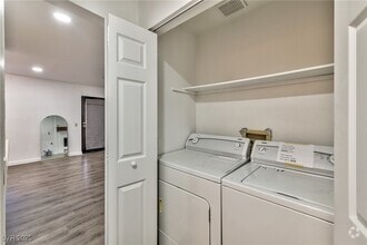 Building Photo - 4150 Sanderling Cir