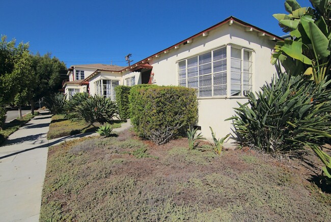 Building Photo - 2621 Cloverfield Blvd