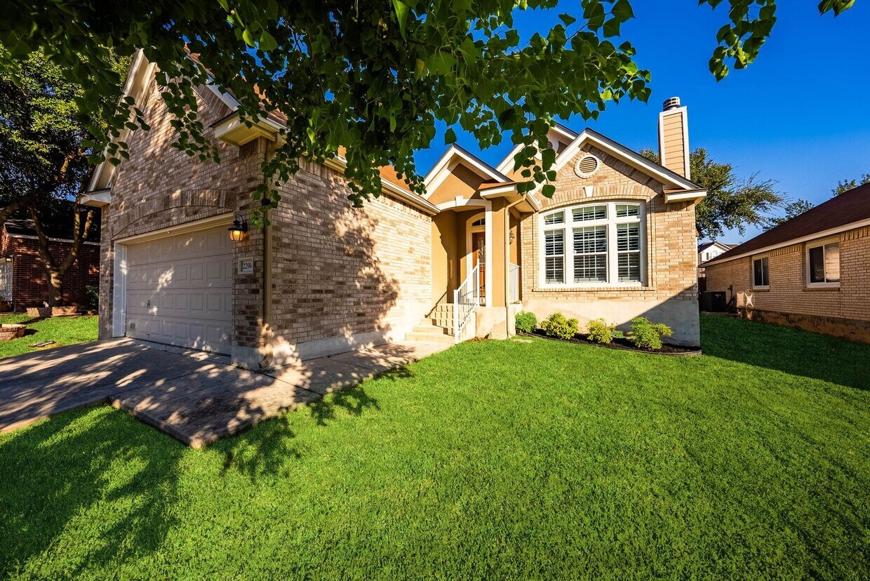 Primary Photo - Gated Community - Resort Amenities
