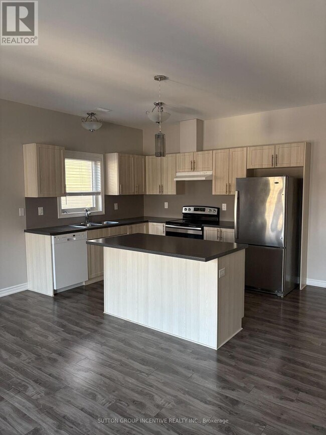 Building Photo - 1803 River Rd W