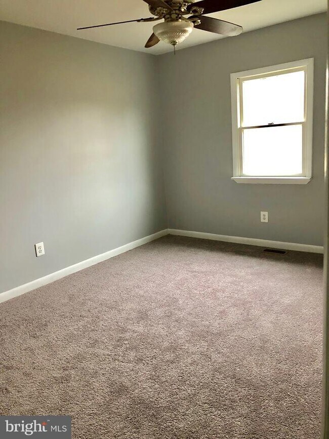 Foto del edificio - 9402 Windpine Rd