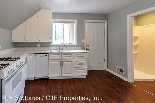 Foto del edificio - 4645 Newland St