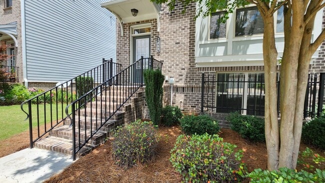 Building Photo - Modern Corner-Lot Townhome in Berkeley Vil...