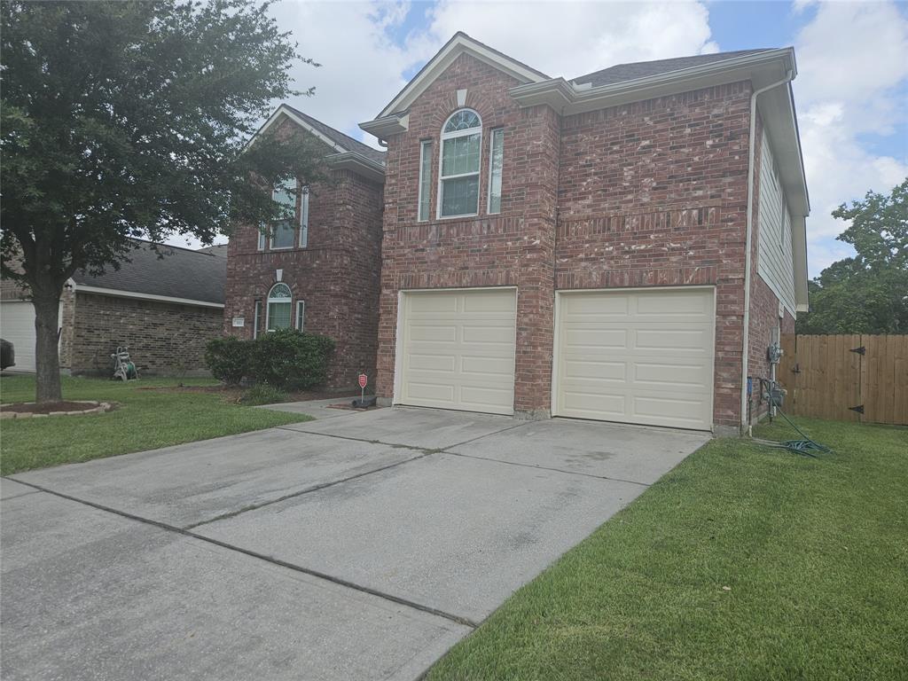Foto del edificio - 5111 Misty Village Ct
