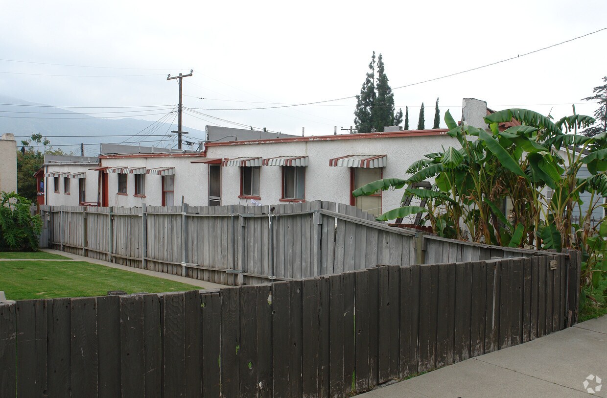 Foto del edificio - 551 N Mill St