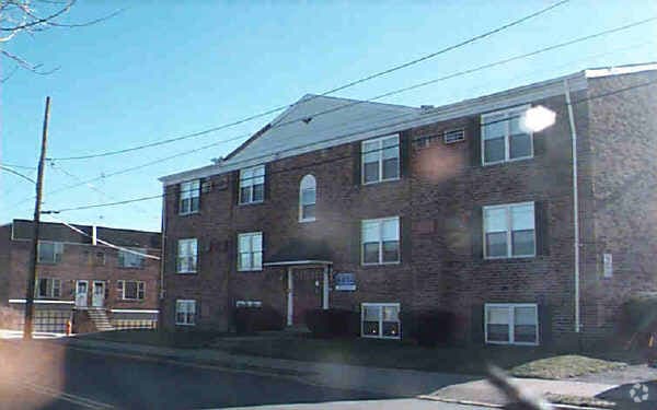 Primary Photo - 3400 Arthur St