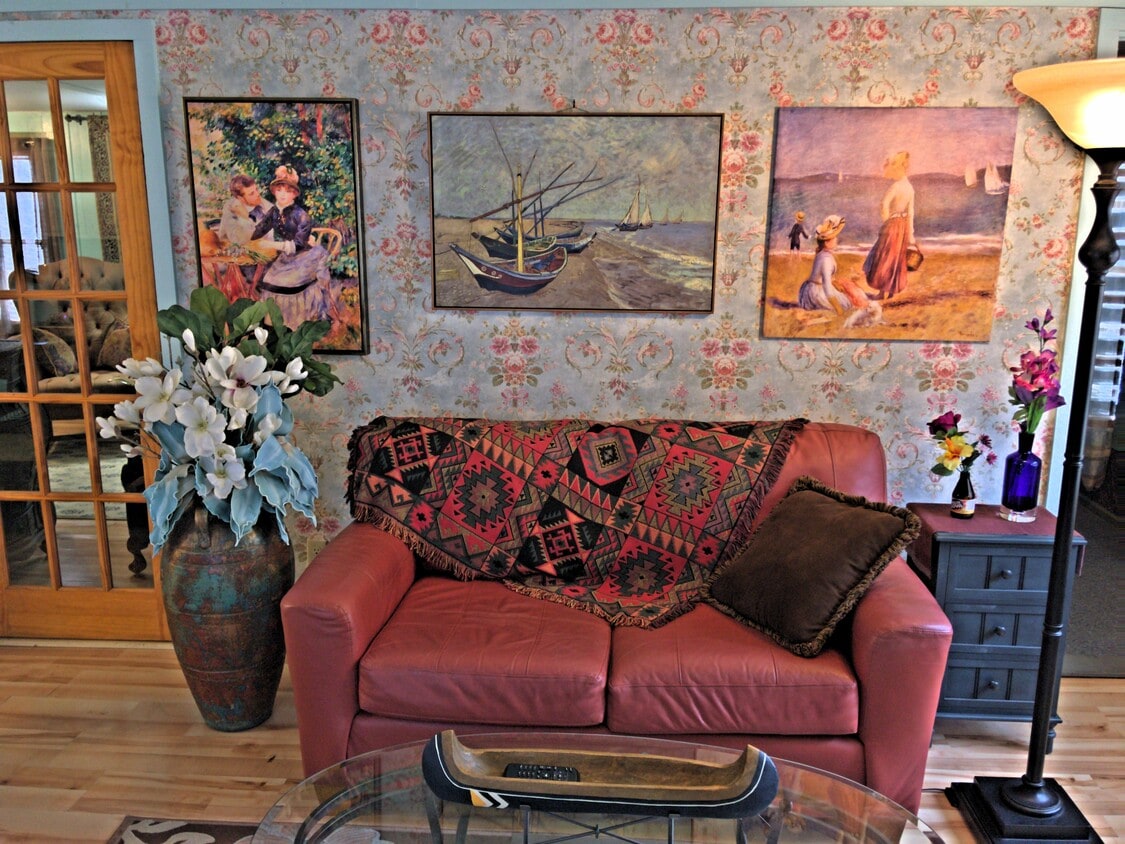 Living Room - 111 Causeway Rd