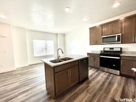 Foto del edificio - 899 N 1120 E