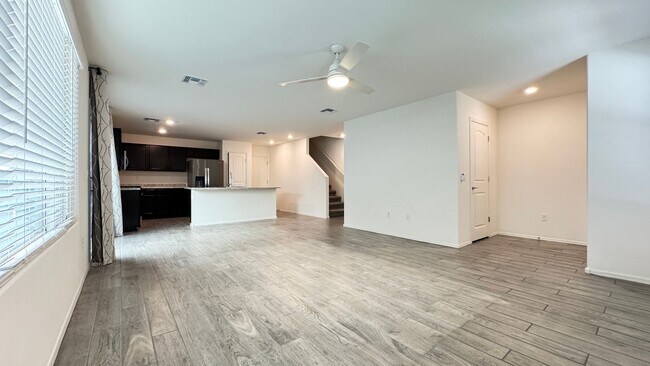 Foto del edificio - North Central (Mountain and Prince)  2 story, 3 bed, 2.5 bath home with 2 car garage!