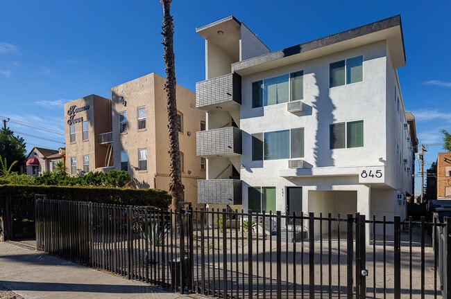 Building Photo - 845 S Kenmore Ave