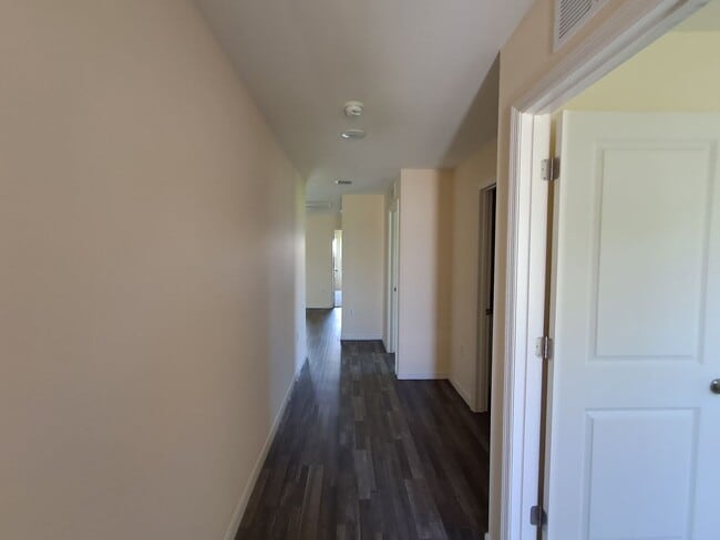 Building Photo - 3/2 Single Family Home