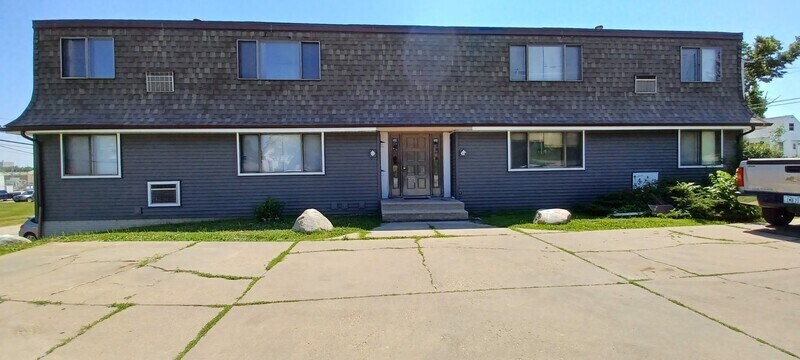 Primary Photo - 830 15th Ave SW