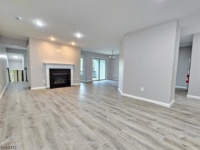 Building Photo - 58 Hart Dr