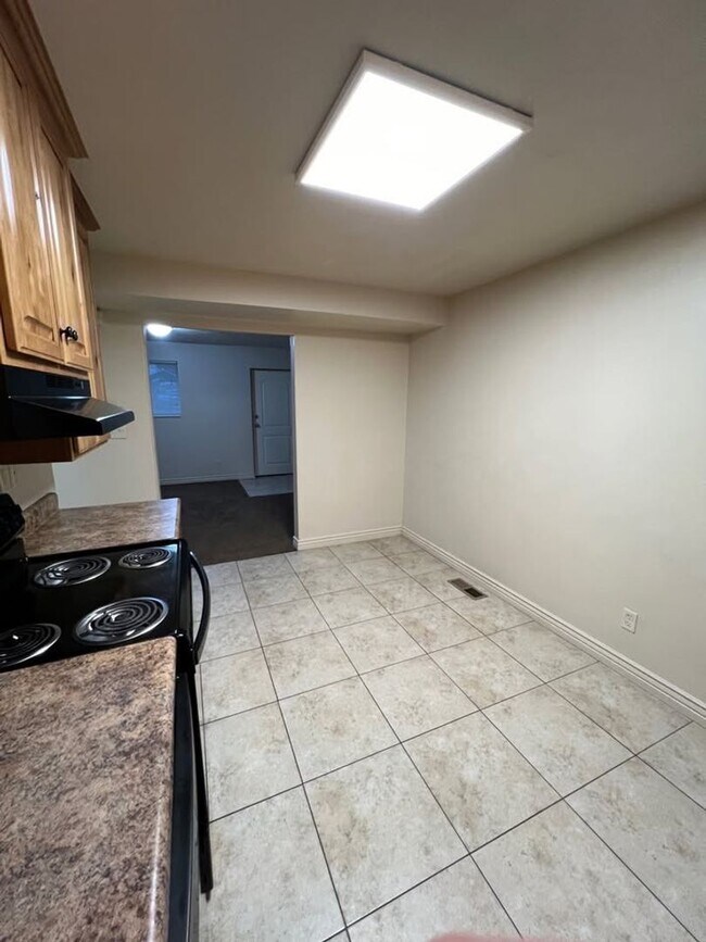 Building Photo - Ada-315 E 600 S Springville, UT 84663