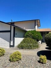 Building Photo - 1109 Incline Dr
