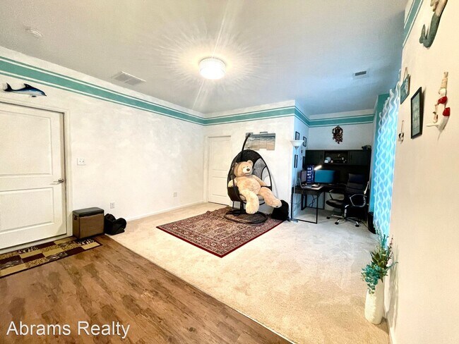 Building Photo - 3 br, 3.5 bath House - 4217 Clarendon Way