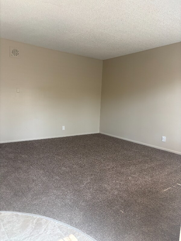 Foto principal - 8560 Artesia Blvd