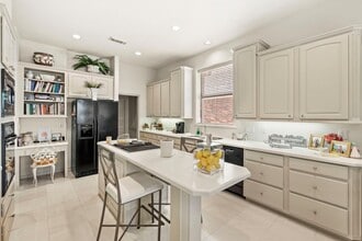 Building Photo - 4513 Country Club View