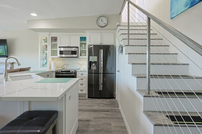 Foto del edificio - Spectacular 2 Bd/2Ba Glorietta Bay Condo.
