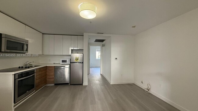 Building Photo - 820 15th St