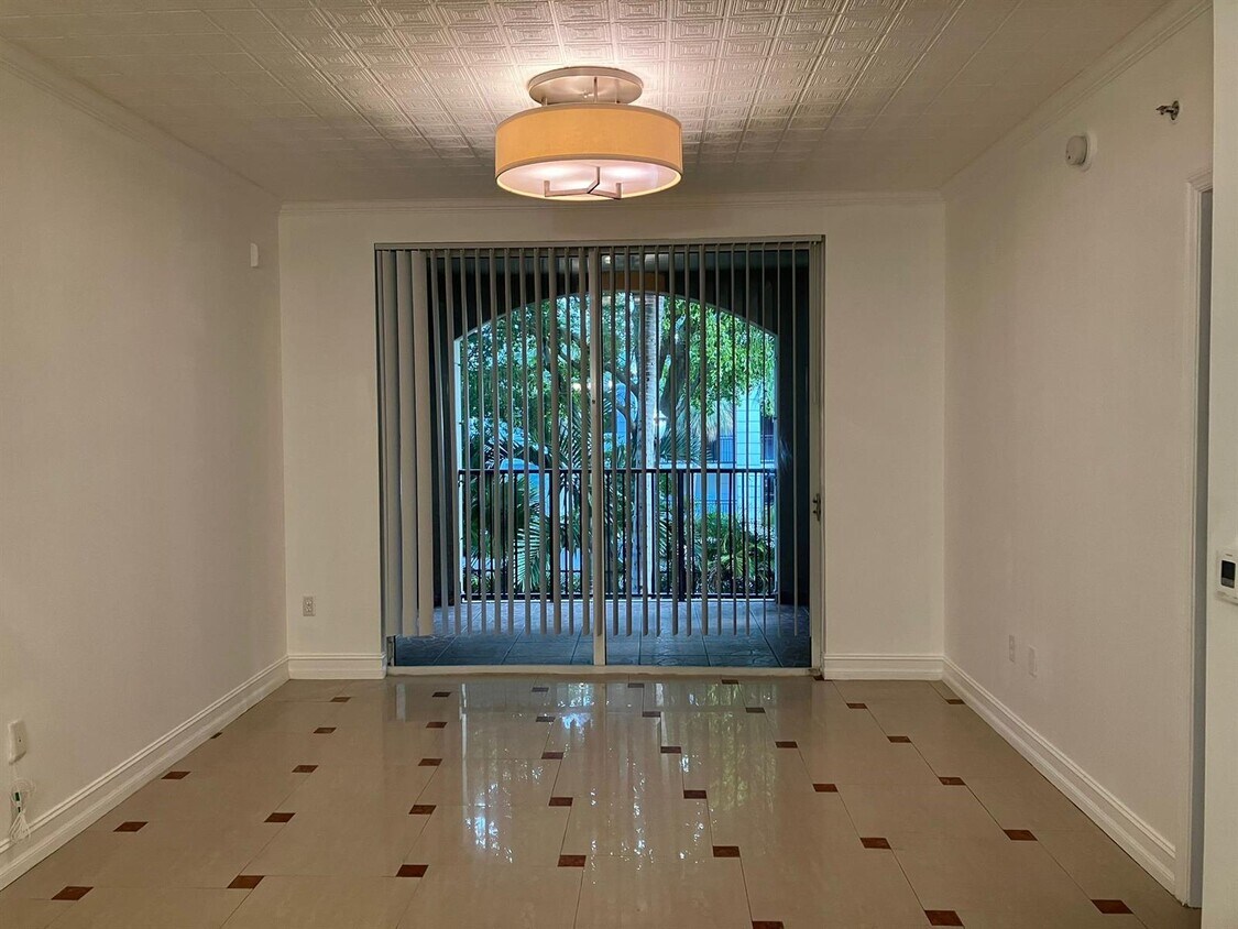 Foto principal - 17145 N Bay Rd