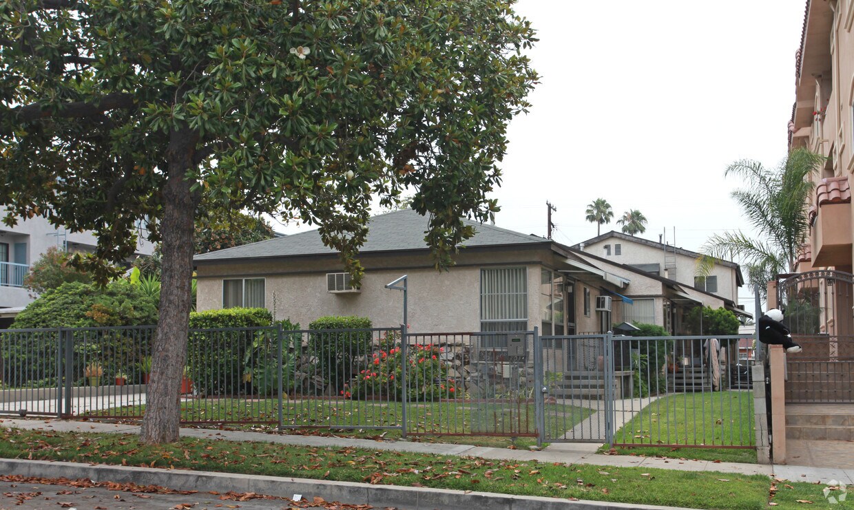 Primary Photo - 504-508 E Valencia Ave
