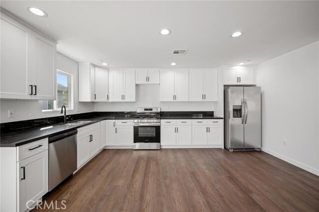 Building Photo - 7443 Balcom Ave