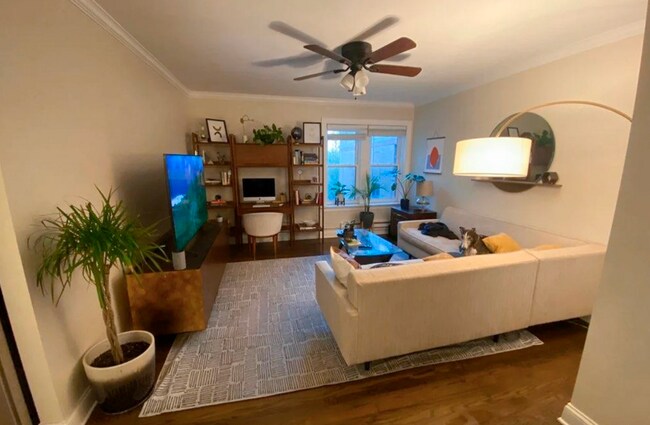 Foto del edificio - 1425 W Hutchinson St